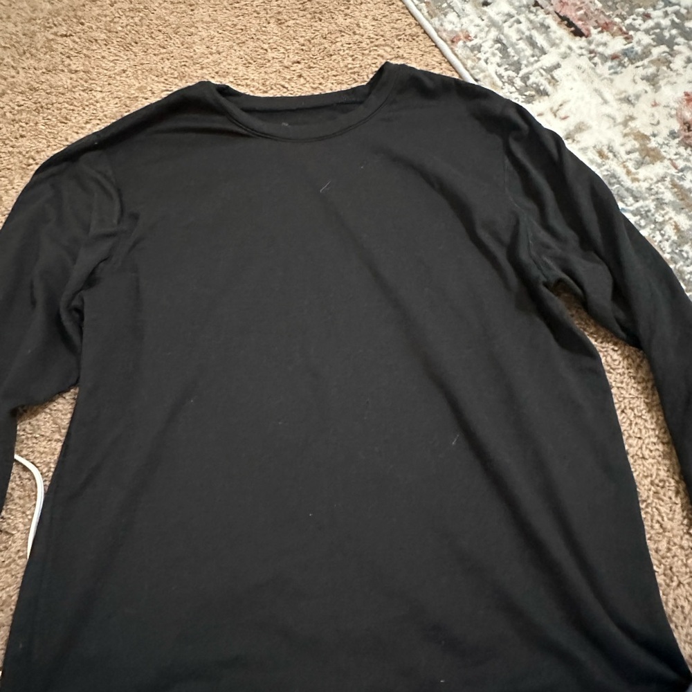 Elegant Black Long Fleece Sleeve Tee